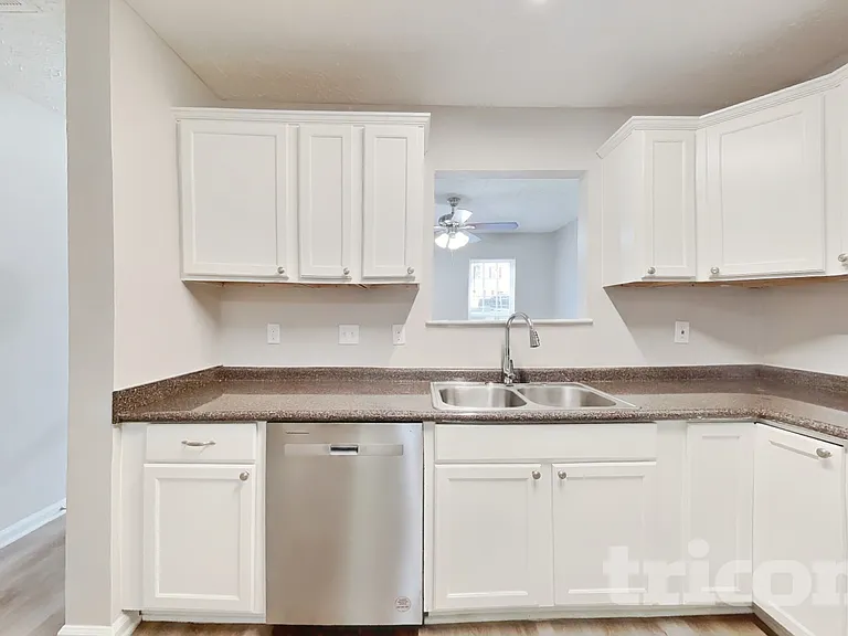 1829 Elkpark Dr — Photo 6