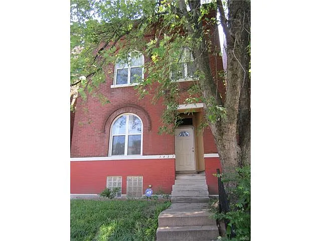 3422 Chippewa St photo 1