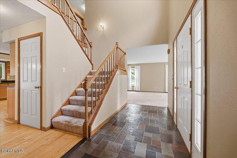 5th image of 225 Walnut Lane