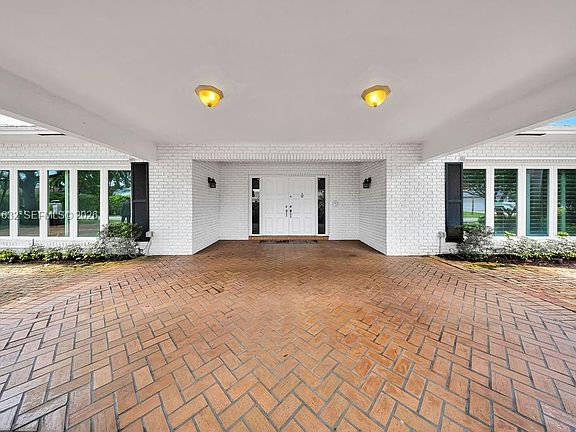 4th image of 8820 N Lake Dasha Dr