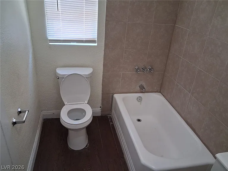 413 W Van Buren Ave #8 — Photo 8