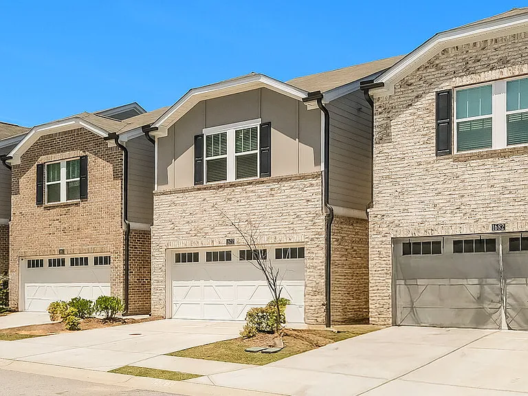 1672 Villageside Ct — Photo 4