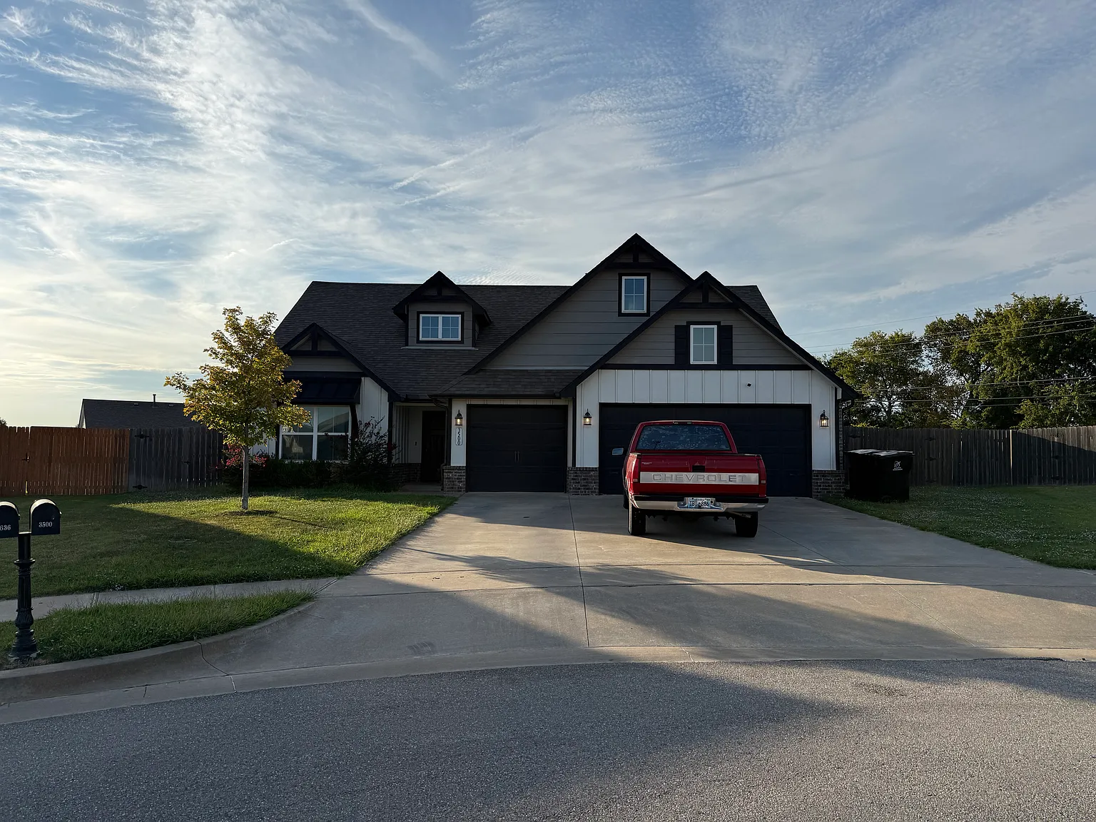 4 bed, 2242 sqft, $2,700 — Photo 2