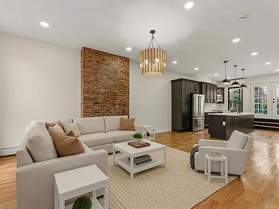 3rd image of 326 Malcolm X Blvd Floor 1