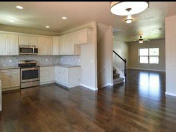 5th image of 599 Chesterfield Ln