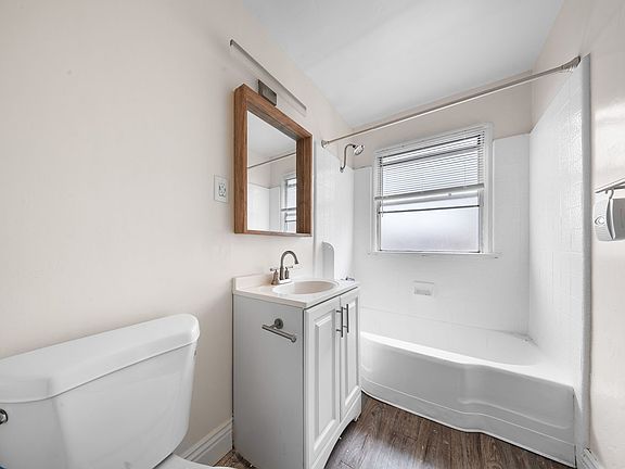 2nd image of 2360 Cedar Ave #C