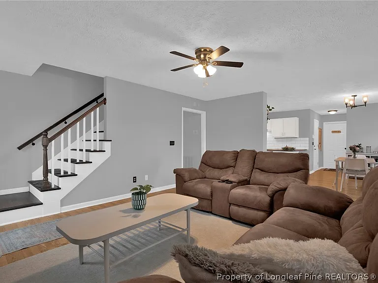 1928 Daphne Cir — Photo 9