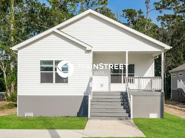 9334 Crestview Dr, Houston, TX 77078