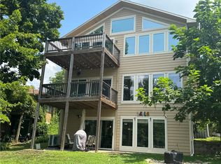 14 Emerald Shore Dr, Lake Tapawingo, MO 64015