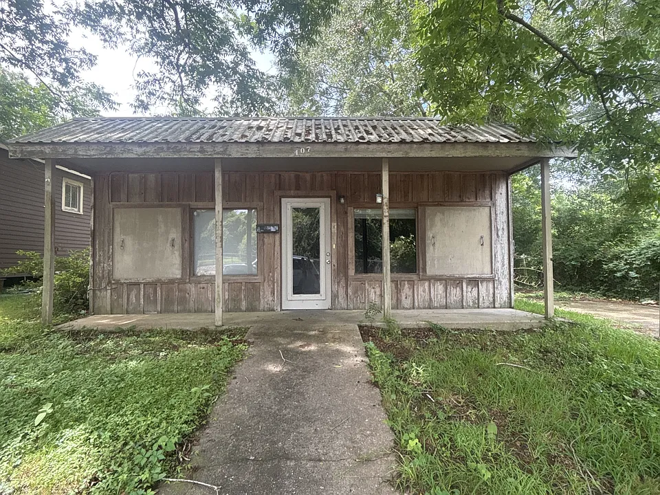 407 W Park Ave