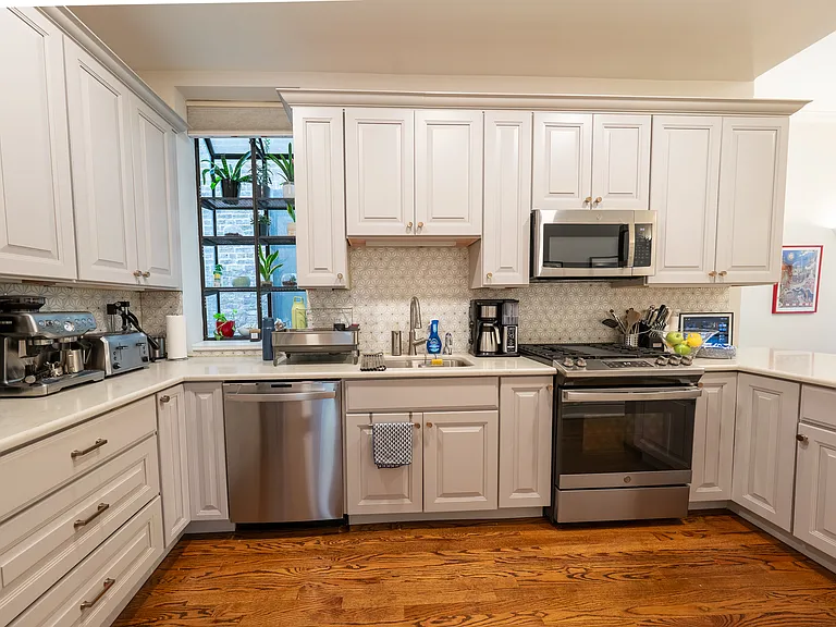 2208 N Sedgwick St #1 — Photo 5