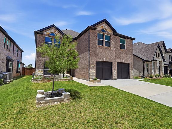 3rd image of 1824 Valencia Dr