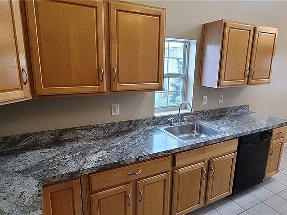 4th image of 8677 Foxwood Cir