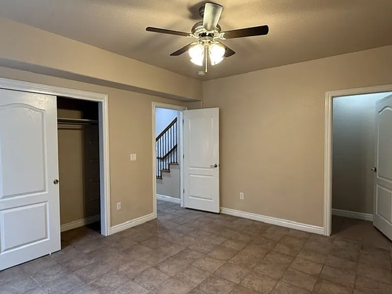 400 Sterling Dr — Photo 30
