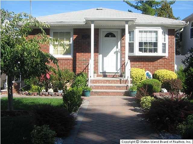 1st image of 459 Ramona Ave