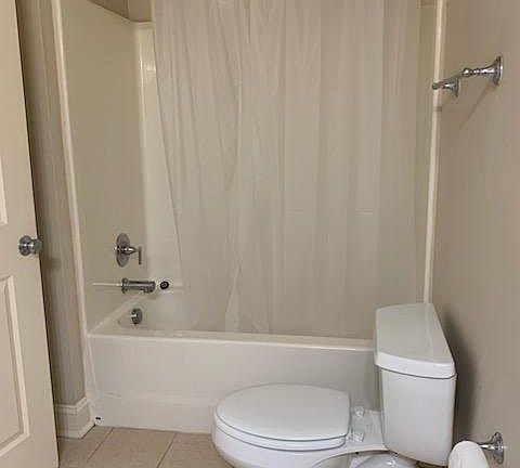 4th image of 617 High St APT C