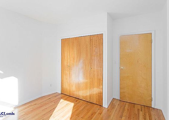 5th image of 7 Jones St APT 11