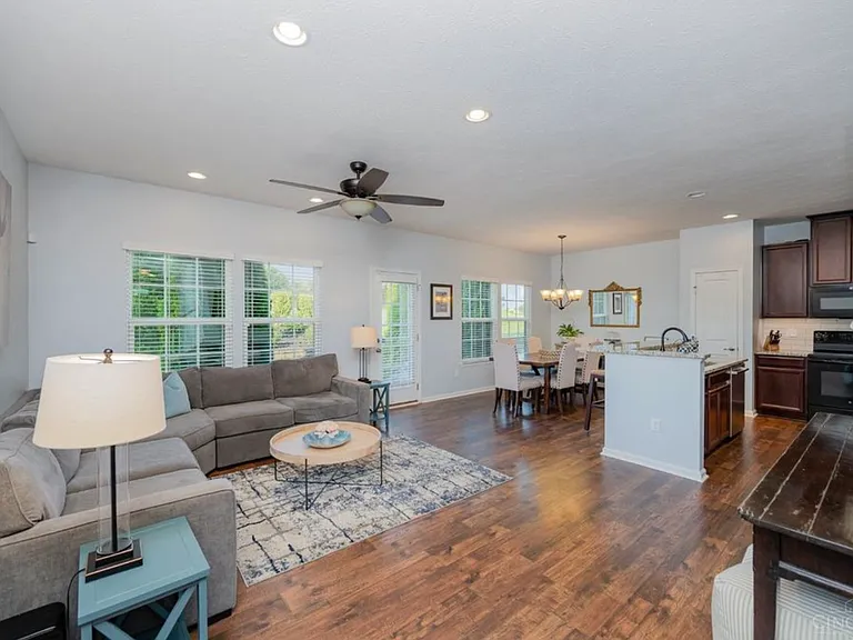 3337 Crescent Falls Way — Photo 3