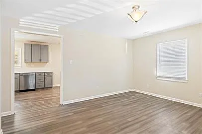 613 Grantland Dr — Photo 13