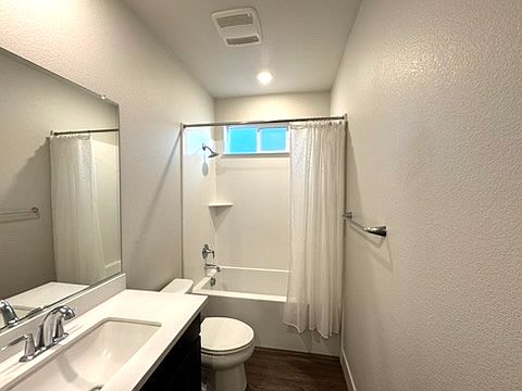 Level 2 - Full bath
