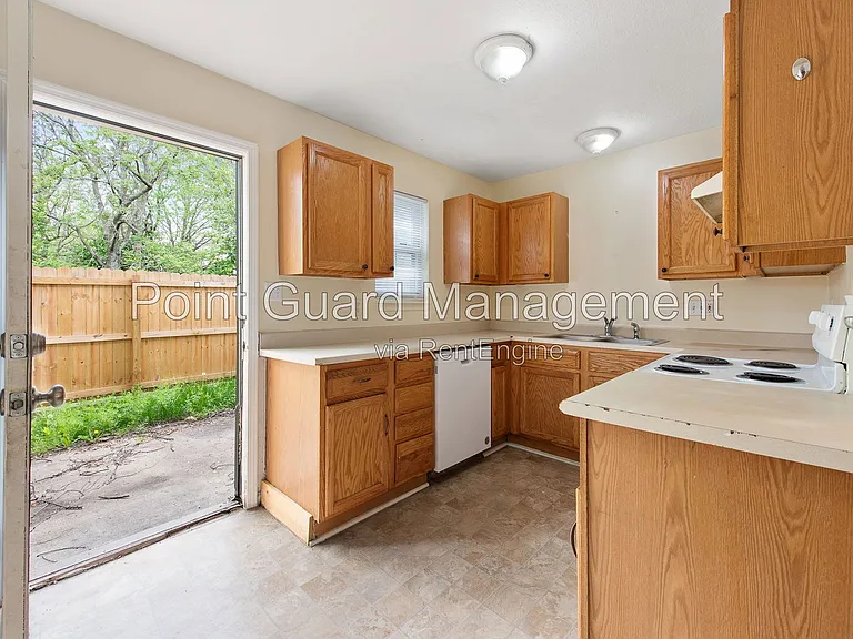 321 W South Ave — Photo 27