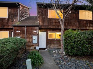 1318 Parkway Dr, Rohnert Park, CA 94928