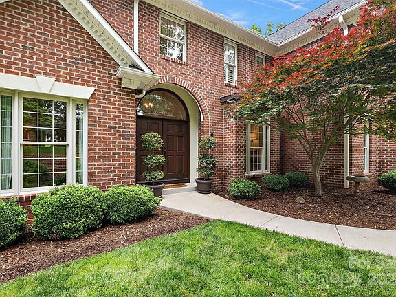 3rd image of 738 8th Street Dr NW