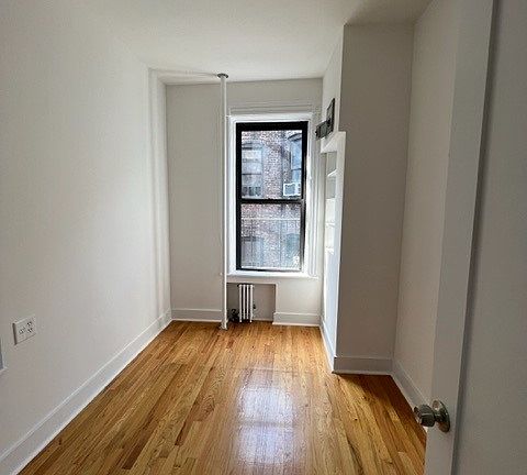 5th image of 730 Amsterdam Ave #4S