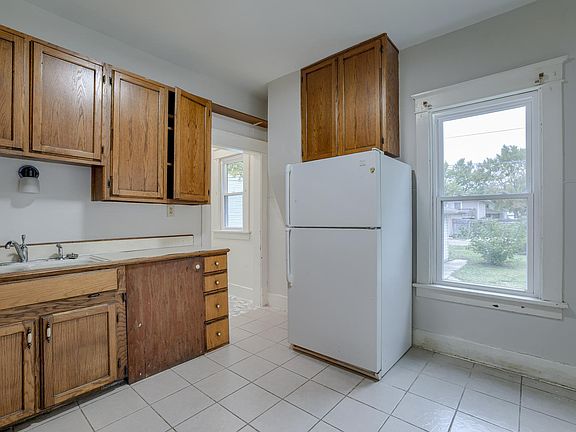 3rd image of 2128 Avenue A