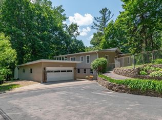 2873 Essex Rd, Mound, MN 55364