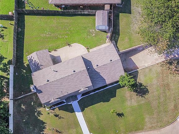 4th image of 13233 Inverness Ave