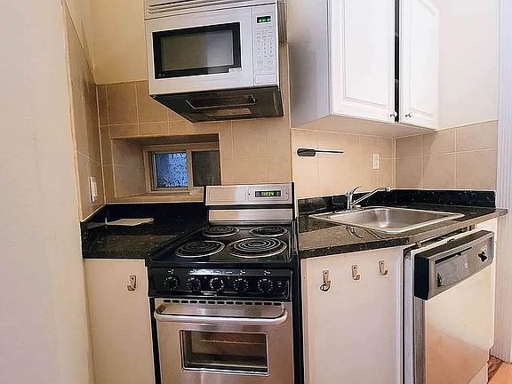 5th image of 340 E 22nd St #1S