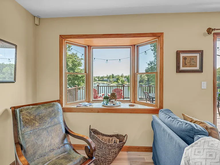 18 Shore Rd — Photo 16