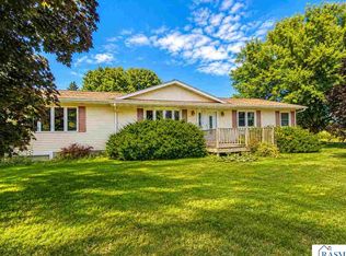 55 Elm St, Easton, MN 56025