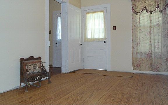 4th image of 854 County Road 407
