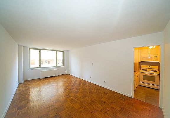 3rd image of 125 E 87th St APT 10H