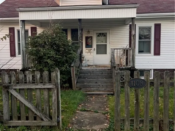 1108 Poplar Ave, Belpre, OH 45714