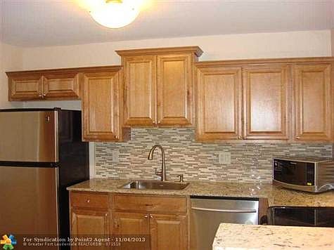 3rd image of 323 Lakeview Dr APT 101