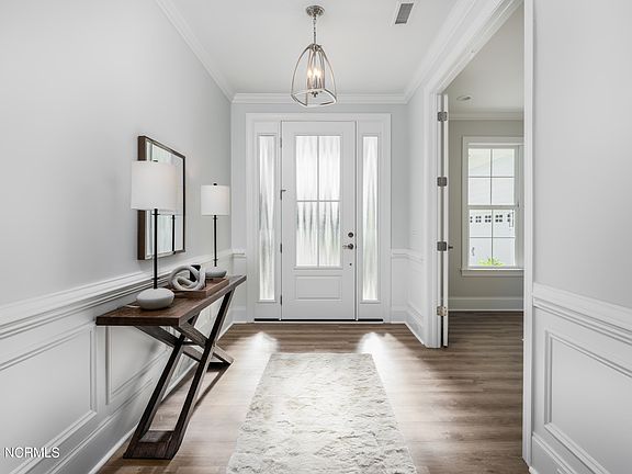 4th image of 3865 River Overlook Court NE