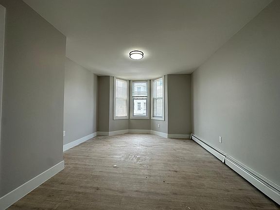 4th image of 594 Westside Ave #4E