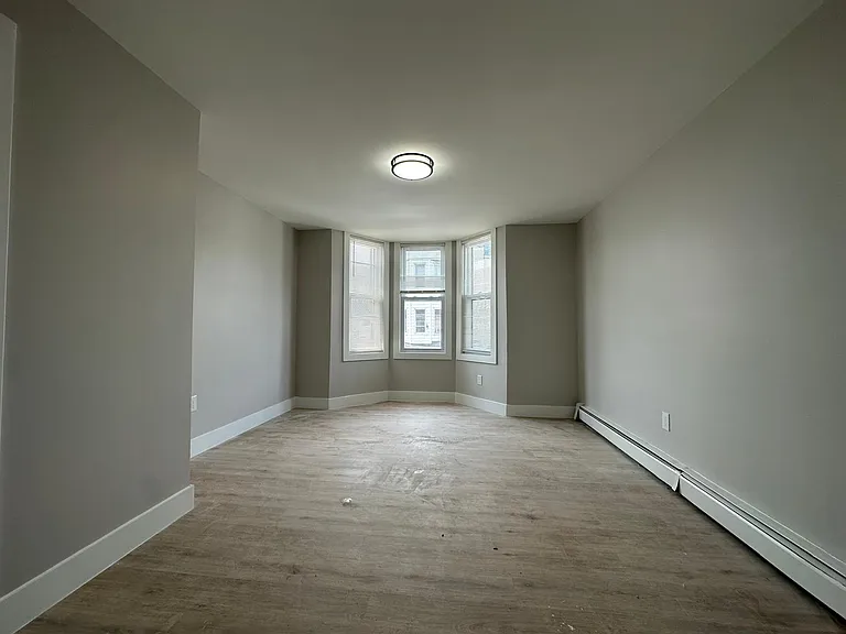 594 Westside Ave #4E — Photo 4