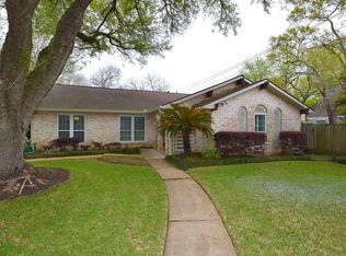 10802 Meadow Lake Ln, Houston, TX 77042