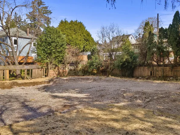 3735 SE Martins St, Portland, OR 97202