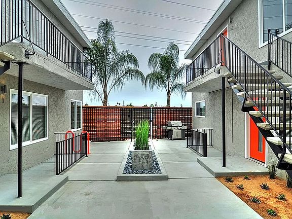 3rd image of 4440 Boundary St APT 2