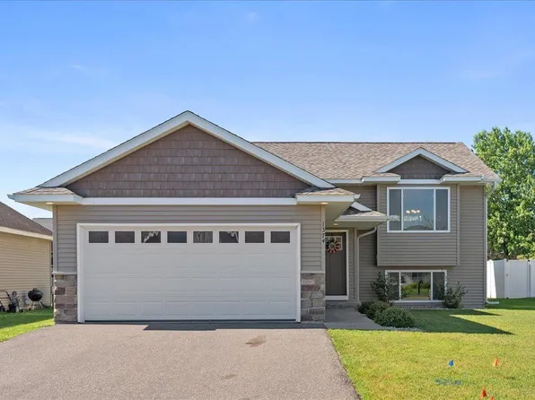 1374 Blue Jay Pl, New Richmond, WI 54017