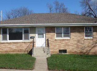 303 S Maple St, Carroll, IA 51401