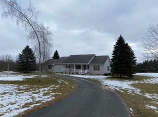 2993 Half Moon Lake Rd, Hillsdale, MI 49242