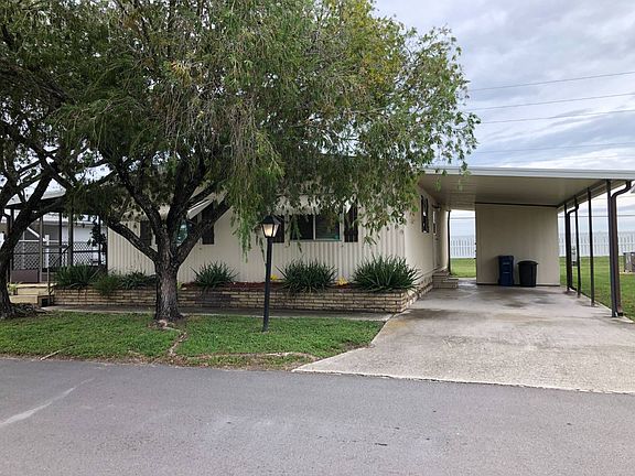 2nd image of 3059 Bay Oaks Dr