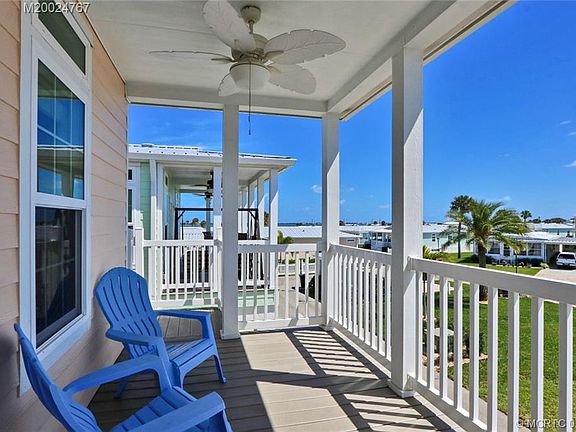 3rd image of 98 NE Shoal Way