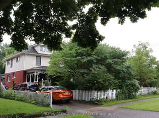 6068 Dixon St, Niagara Falls, ON L2G 2L5